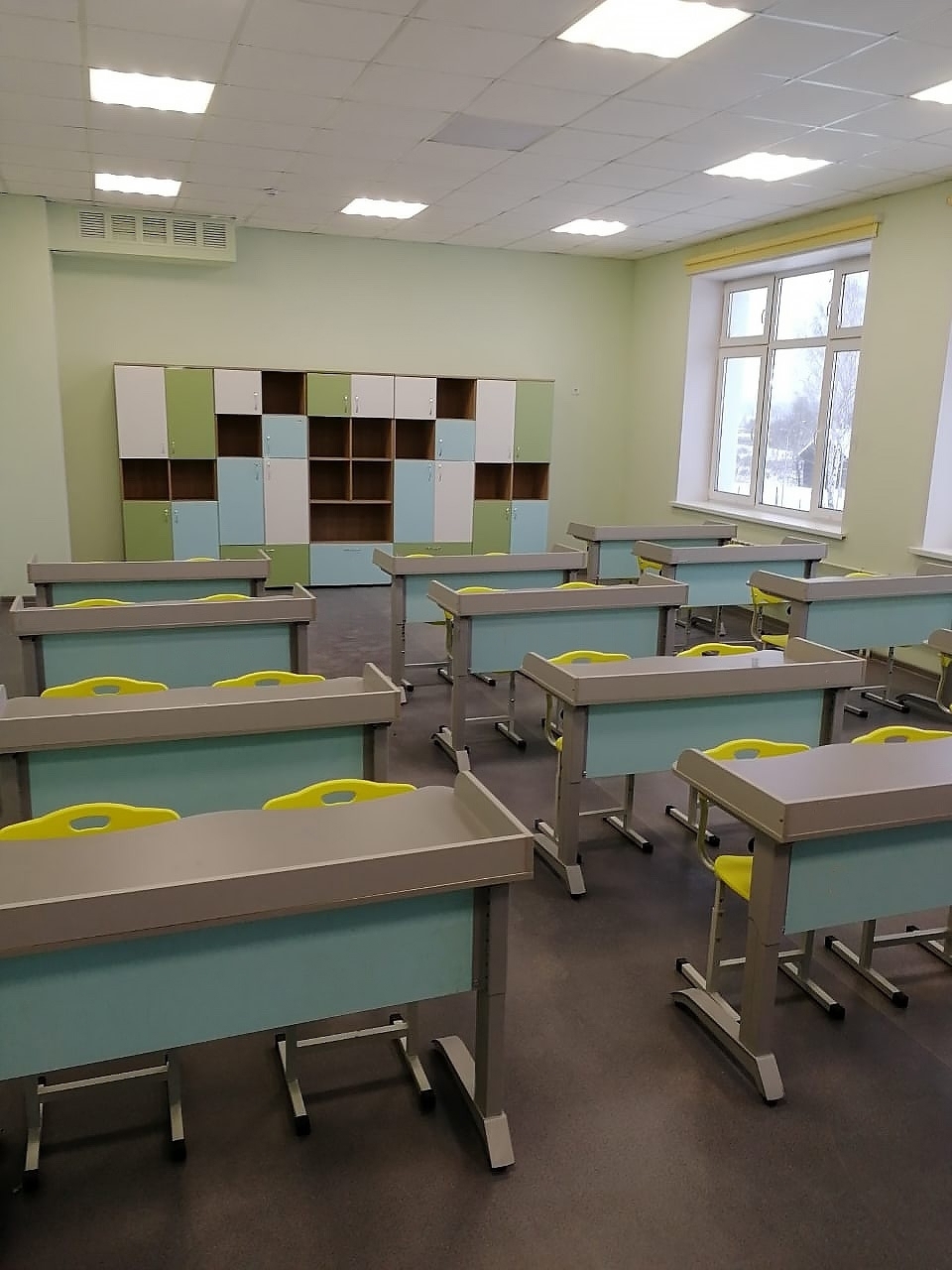 Мебель для учреждений и офисов, технологическое оборудование